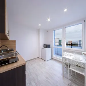 Utulny Nedaleko Centra Apartmán